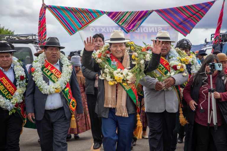 Promesa cumplida: Santos Quispe entrega carreteras asfaltada Patacamaya – Huari Belén