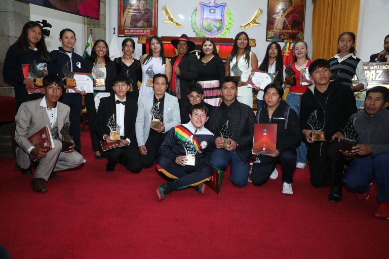 Esfuerzo, superación e inclusión caracterizan a deportistas destacados por la Gobernación paceña