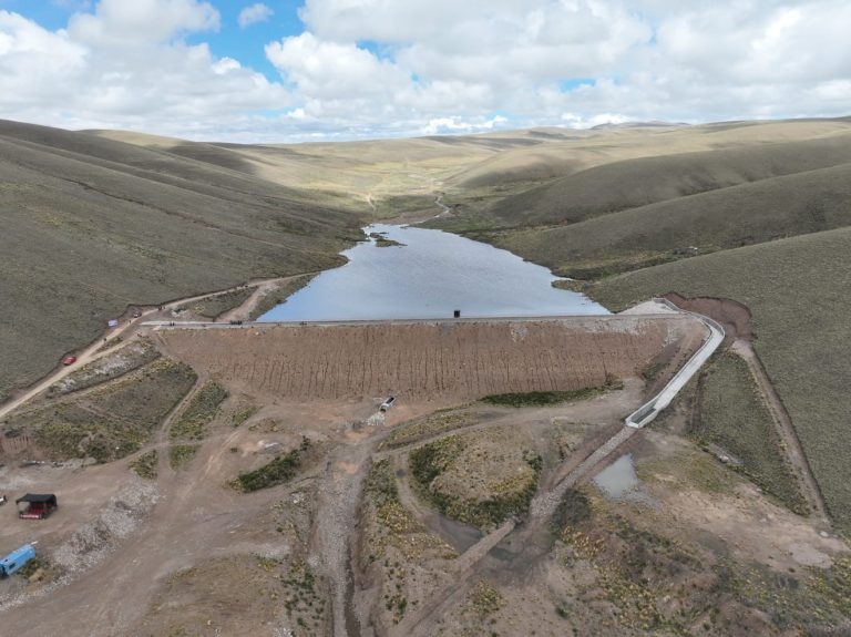 La represa Wilanchita es una realidad en Umala por la visión de desarrollo de Santos Quispe