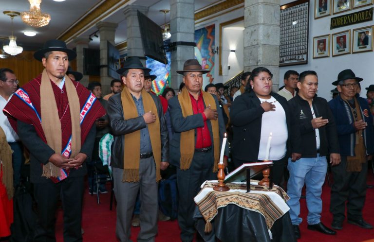 Seis nuevos subgobernadores de La Paz asumen un trabajo activo y en coordinación con el Gobernador Santos Quispe