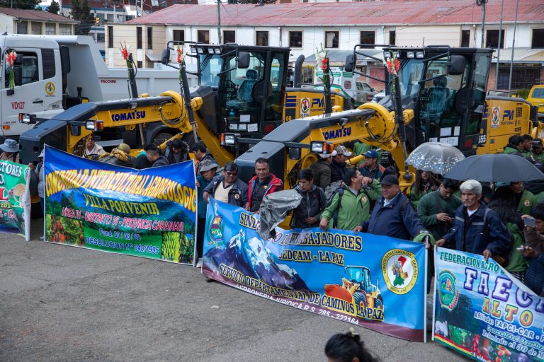 Santos Quispe consolida inversión histórica en maquinaria para reforzar el trabajo de Sedcam en las carreteras
