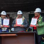 Provincia Caranavi se beneficia de pozos profundos con convenio firmado por el Gobernador Santos Quispe