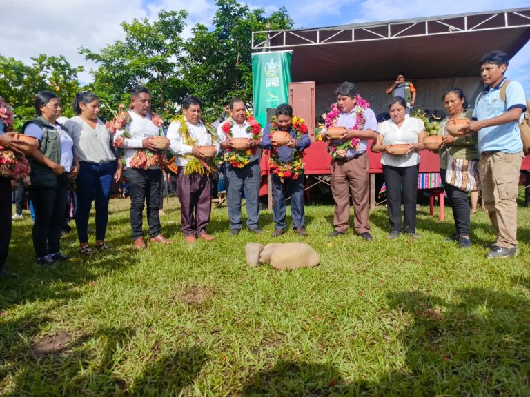 El municipio de Palos Blancos se beneficia con pozos profundos y sistema de electrificación